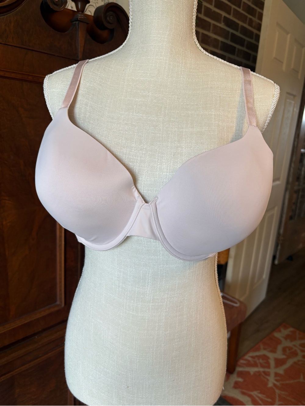 Victoria’s Secret Light Pink T-Shirt Bra - Seamless Support